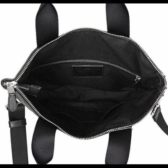 FREE GIFT š crossbody Coach bag. Purchase the bag get credit card holder free - Picture 6 of 9